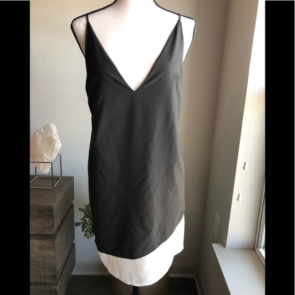 State is being dress - Picture 1 of 6